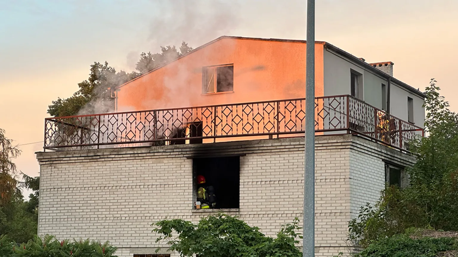 Zdjęcia do artykułu Wesoła: Pożar na Skrzyżowaniu Jana Pawła II i Gościniec