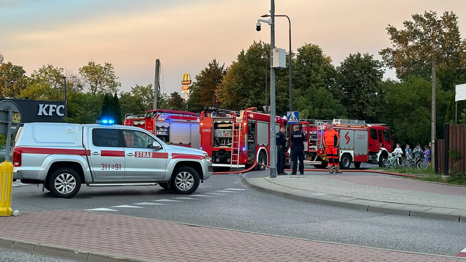 Zdjęcia do artykułu Wesoła: Pożar na Skrzyżowaniu Jana Pawła II i Gościniec
