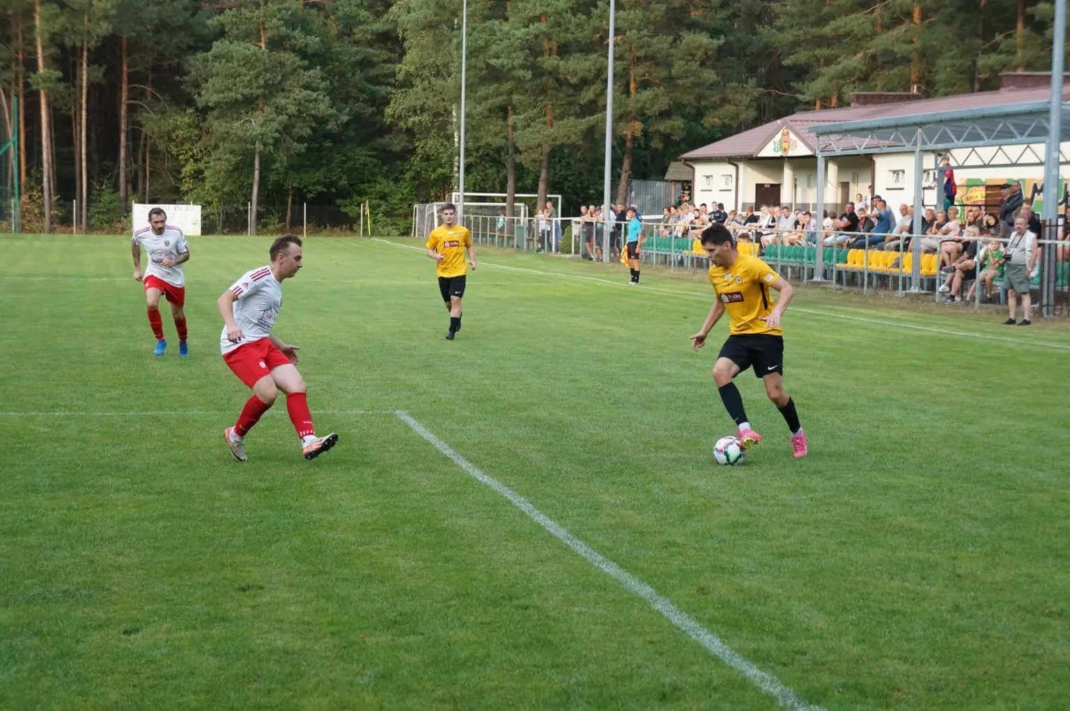 Zdjęcia do artykułu KS Wesoła przegrywa na wyjeździe z UKS Amur Wilga