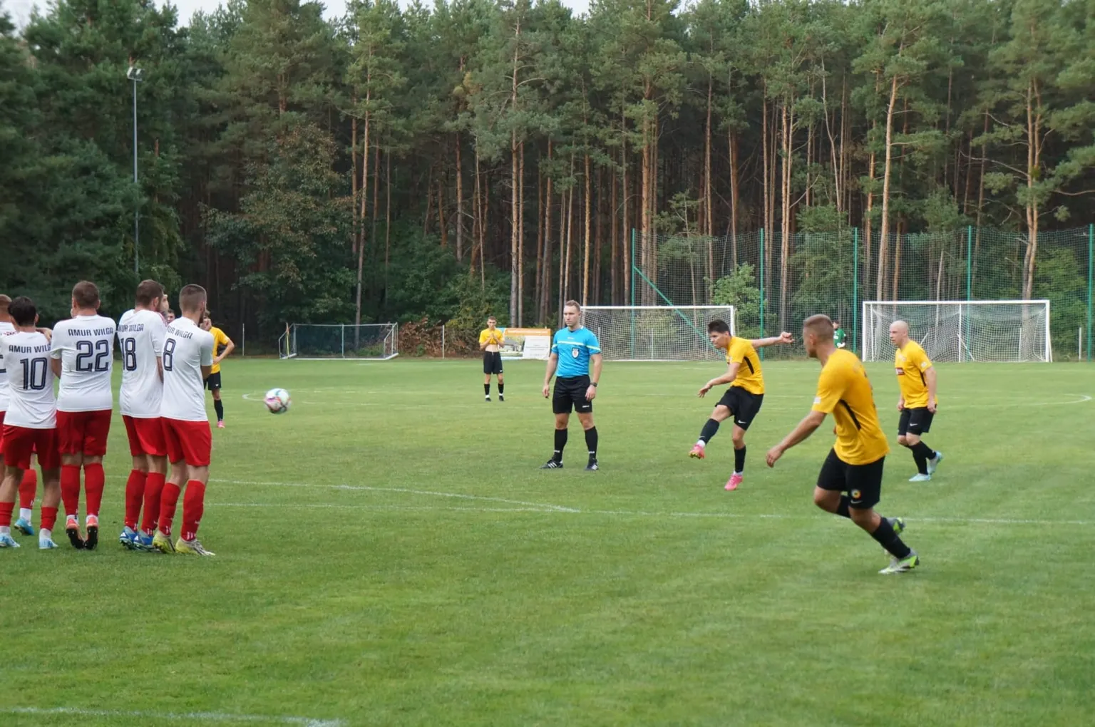 Zdjęcia do artykułu KS Wesoła przegrywa na wyjeździe z UKS Amur Wilga