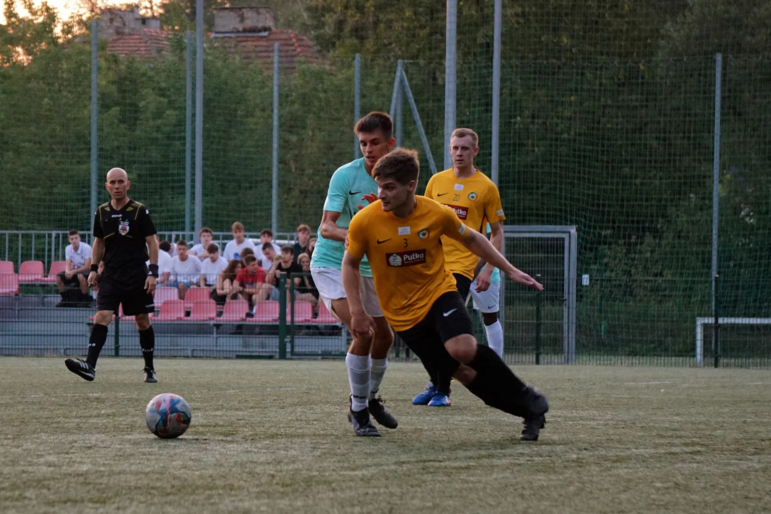 Zdjęcia do artykułu KS Wesoła remisuje na wyjeździe z MLKS Józefovia II Józefów