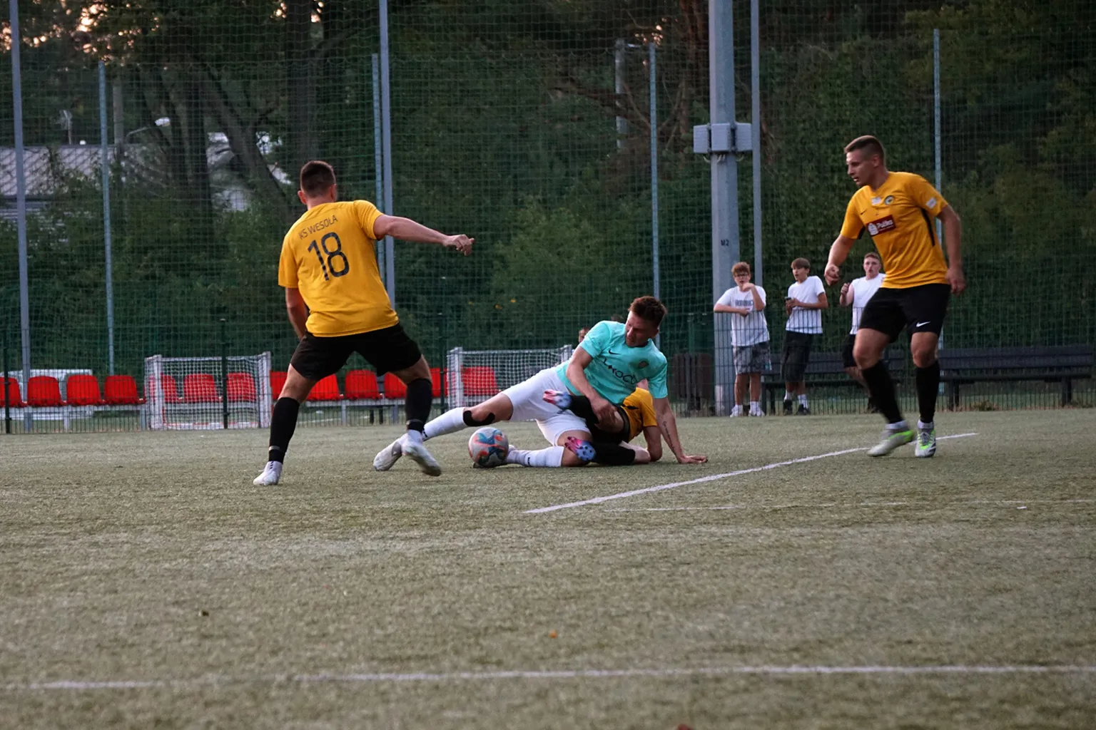 Zdjęcia do artykułu KS Wesoła remisuje na wyjeździe z MLKS Józefovia II Józefów