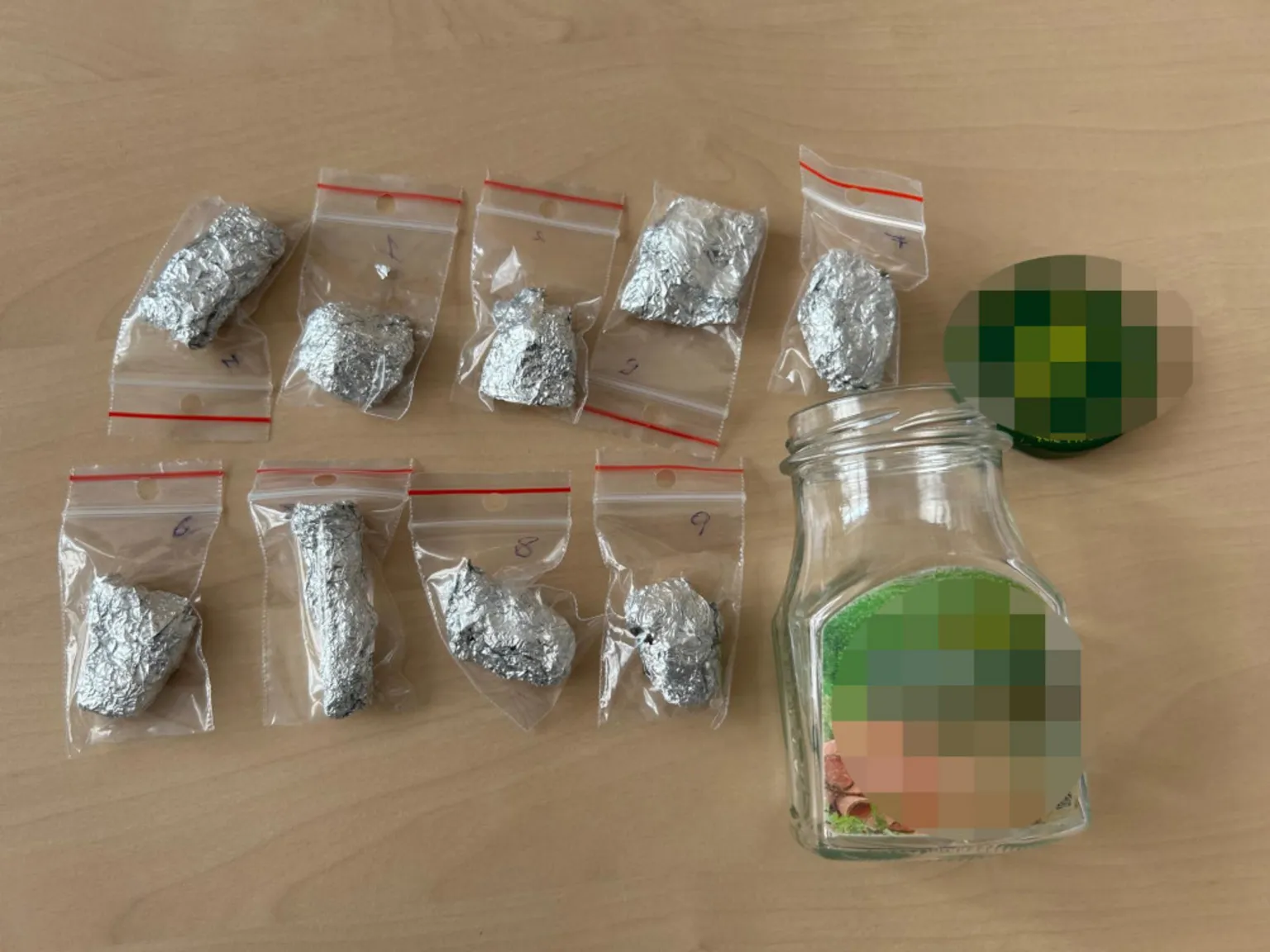 Zamiast musztardy marihuana – policja zatrzymała 48-latka w sklepie