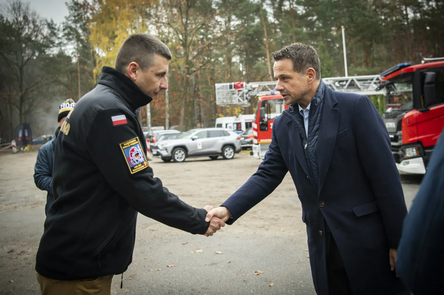 Rafał Trzaskowski odwiedził OSP Wesoła i rozmawiał o bezpieczeństwie przeciwpożarowym