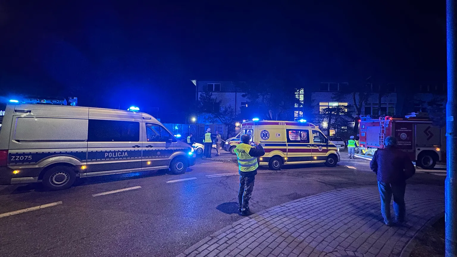 Wypadek przed szkołą w Wesołej – wśród rannych dzieci