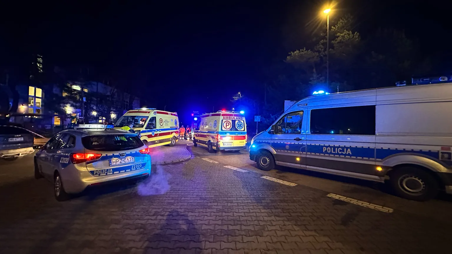 Wypadek przed szkołą w Wesołej – wśród rannych dzieci