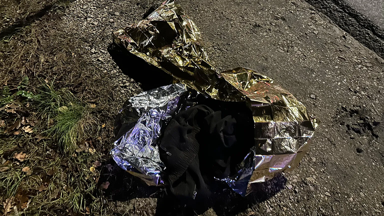 Wypadek na ulicy Czecha w Wawrze: samochód w ogniu