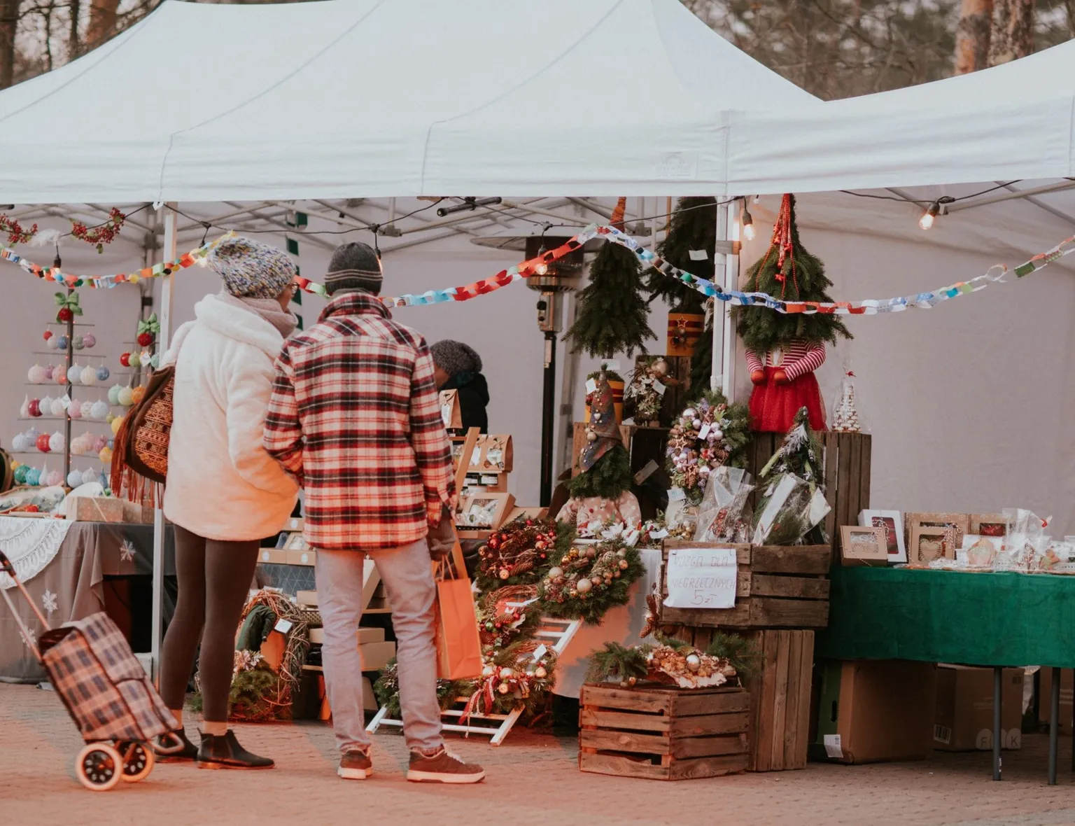 Świąteczny Kiermasz Bożonarodzeniowy w Wesołej – relacja z wydarzenia