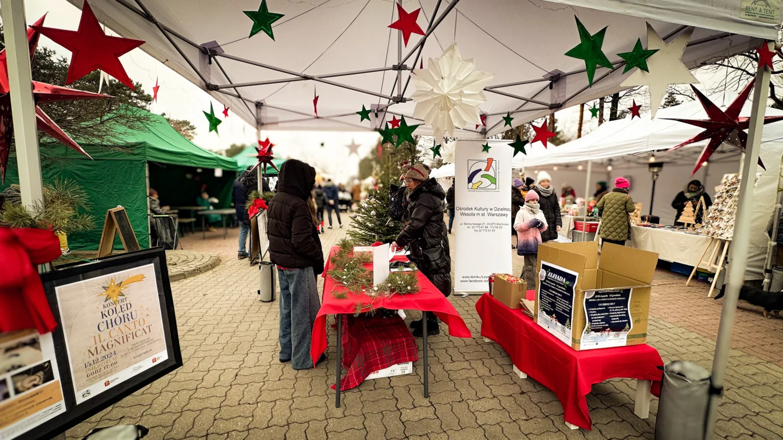 Świąteczny Kiermasz Bożonarodzeniowy w Wesołej – relacja z wydarzenia