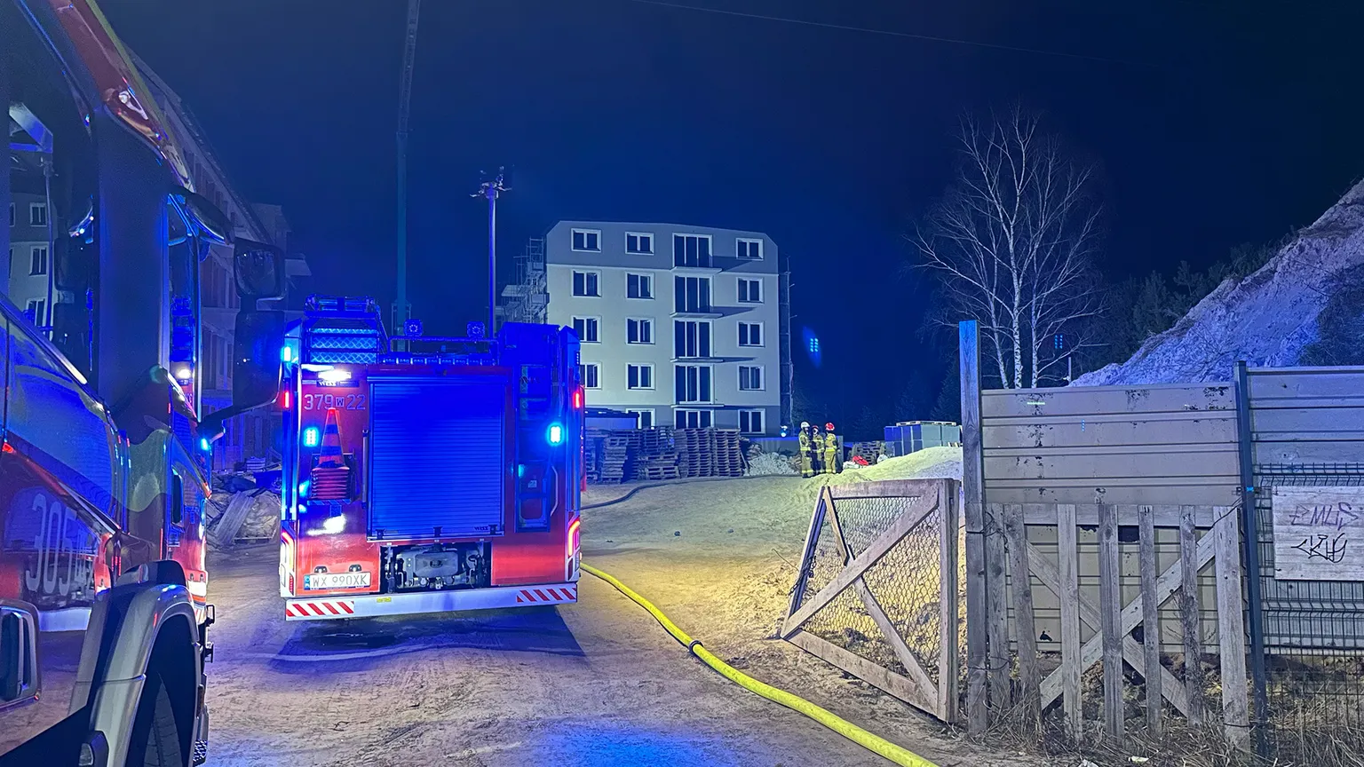 Pożar na budowie przy Rumiankowej w Wesołej – strażacy opanowali sytuację