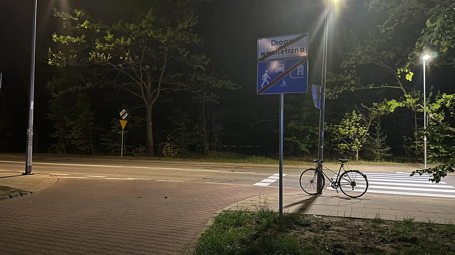 Zdarzenie przy ul. Wspólnej – rowerzystka trafiła do szpitala