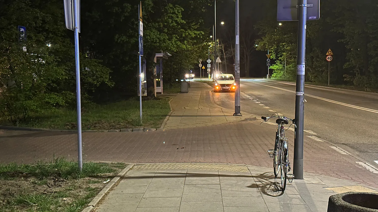 Zdarzenie przy ul. Wspólnej – rowerzystka trafiła do szpitala