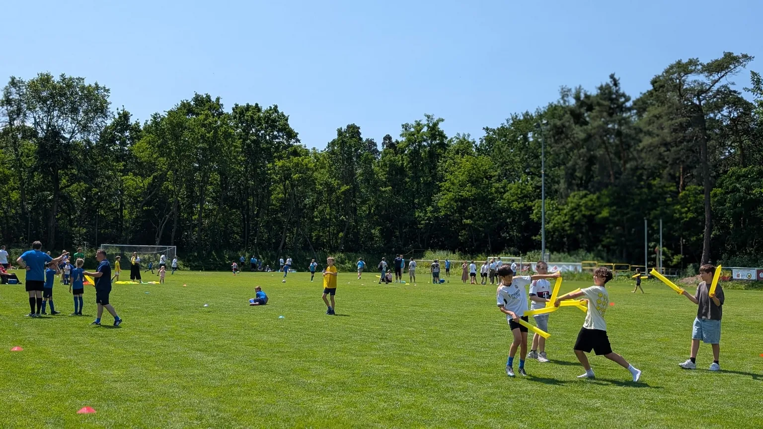 Relacja z wydarzenia: Family Cup 2025 – rodzinny piknik i turniej piłkarski z okazji 35-lecia KS Wesoła