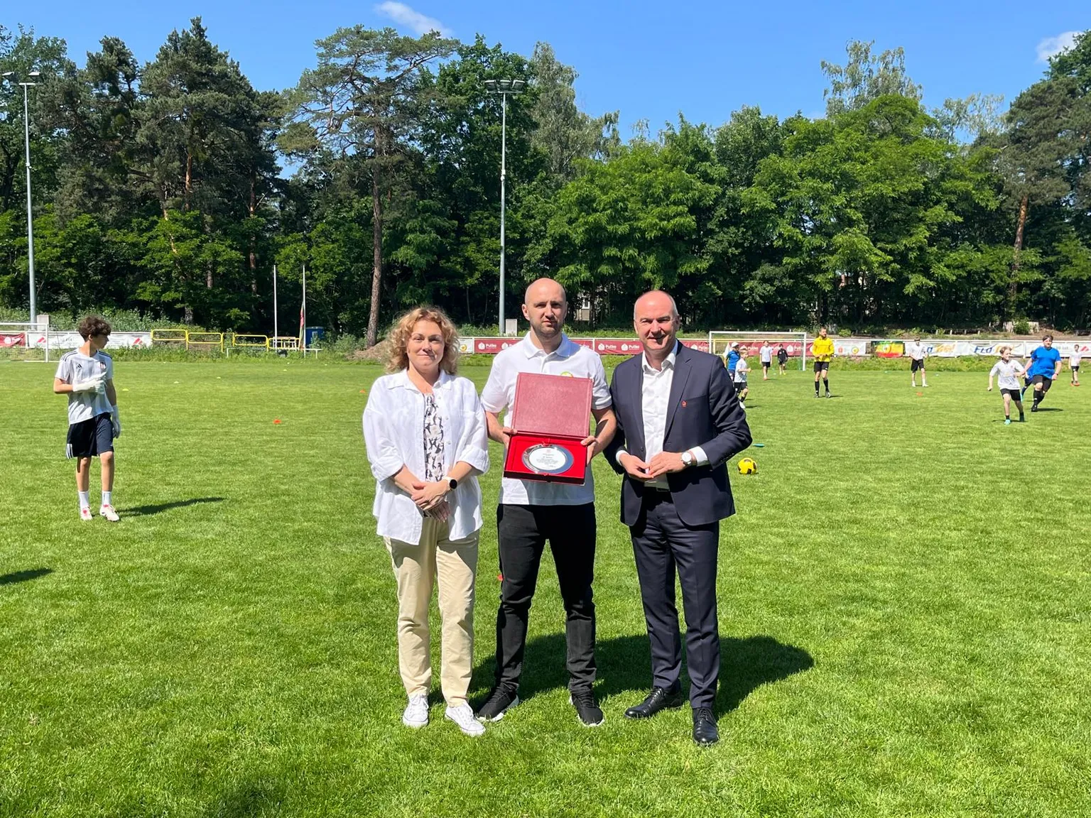 Relacja z wydarzenia: Family Cup 2025 – rodzinny piknik i turniej piłkarski z okazji 35-lecia KS Wesoła