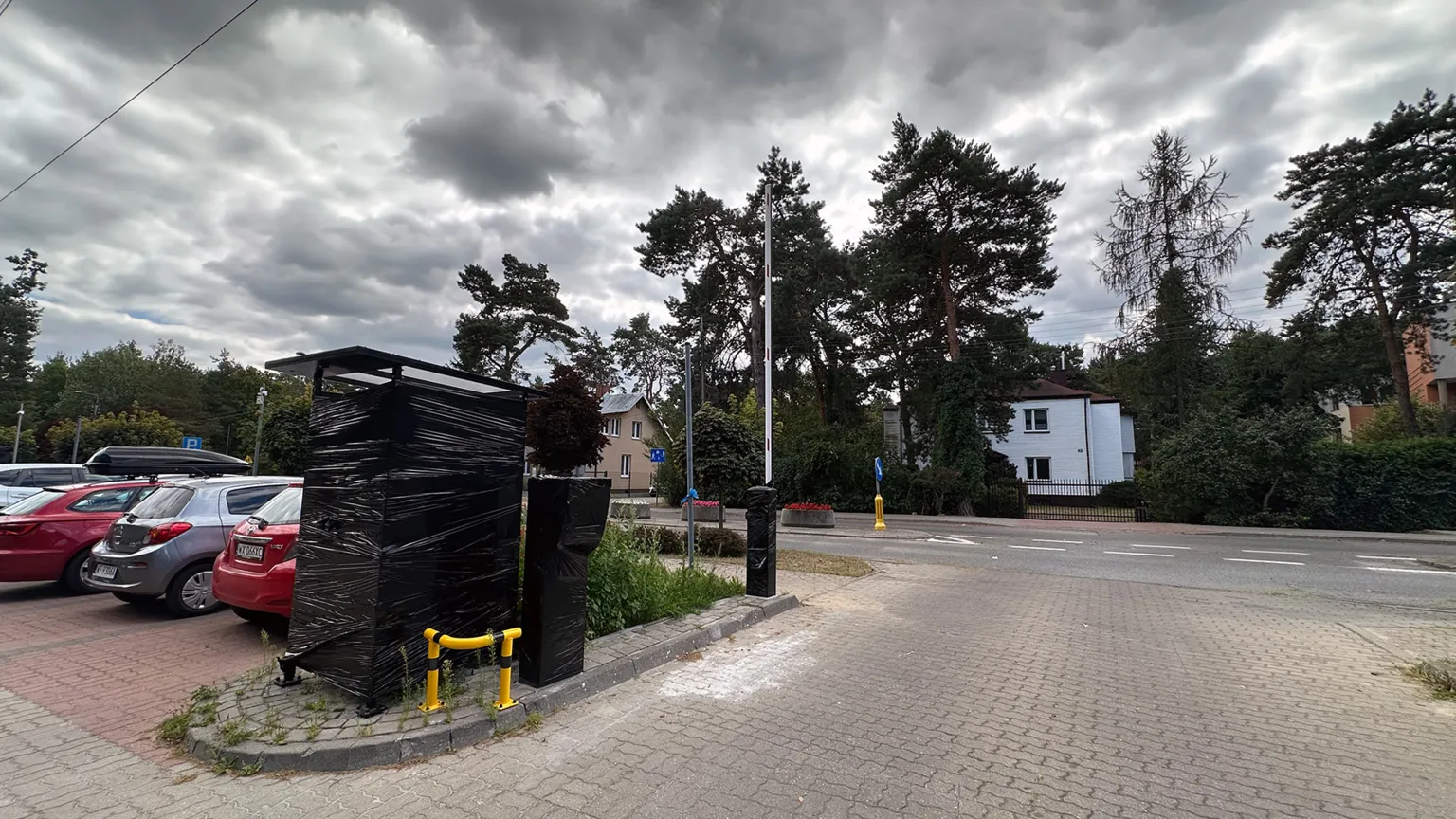 Biletomat na parkingu przy Urzędzie dzielnicy Wesoła