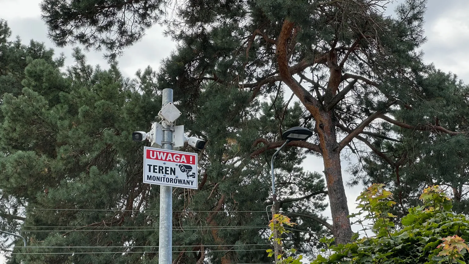 Kamery monitoringu na parkingu przy Urzędzie dzielnicy Wesoła
