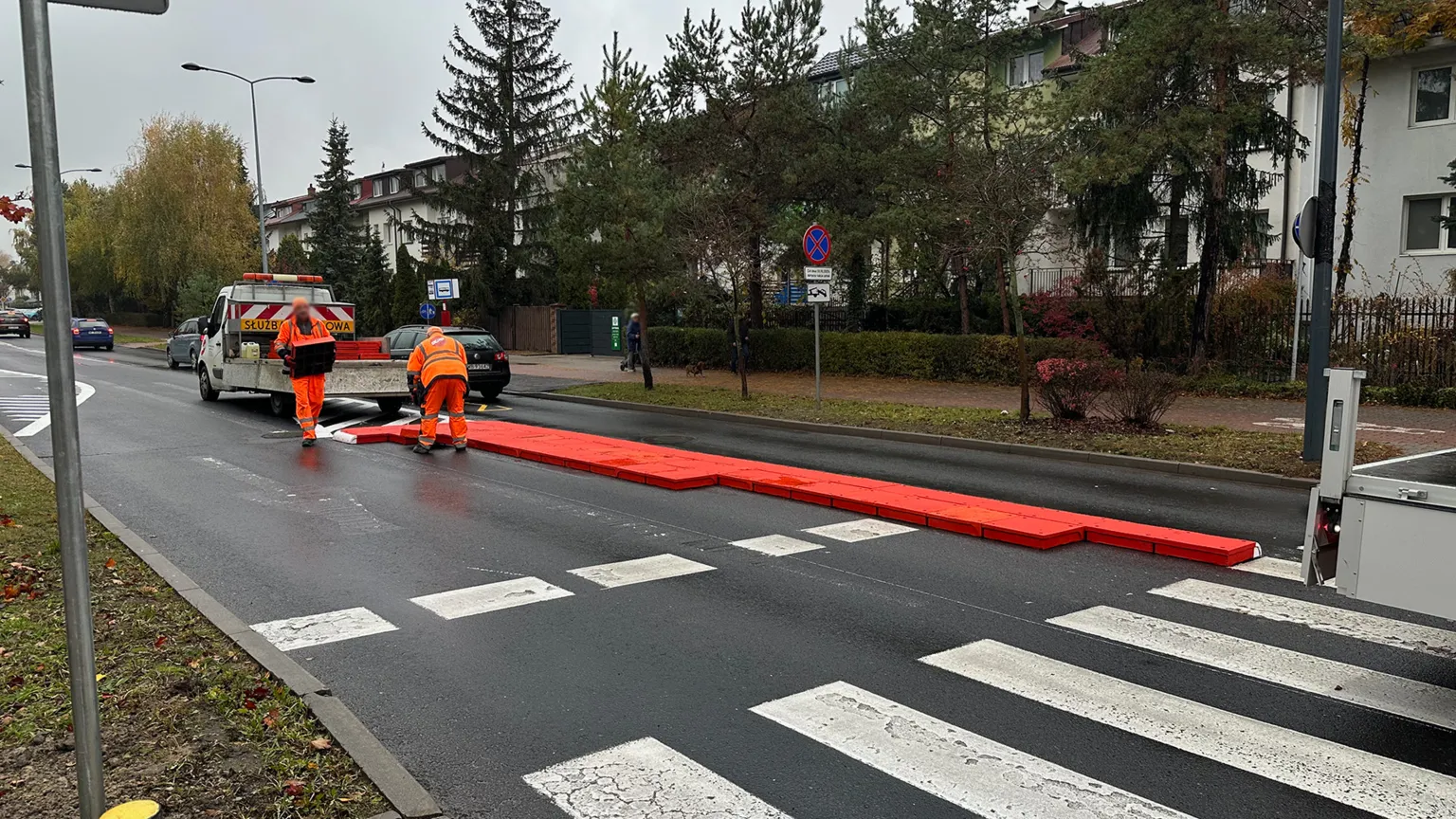 Wysepki, lewoskręty i miejsca parkingowe – kolejne zmian na Jana Pawła II
