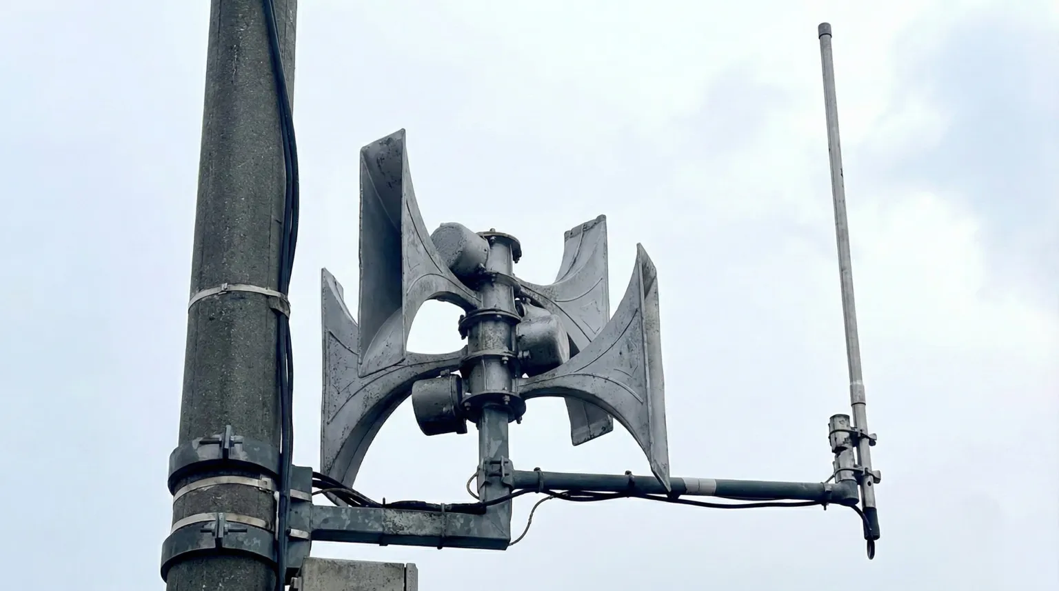 Syreny Alarmowe ul. Wspólna (rondo Śmigielskiego), osiedle Zielona–Grzybowa