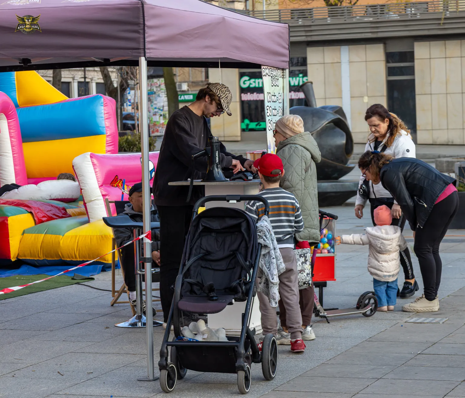 Zdjęcia z poprzedniej edycji zlotu food trucków Sowa Events w Grójcu.