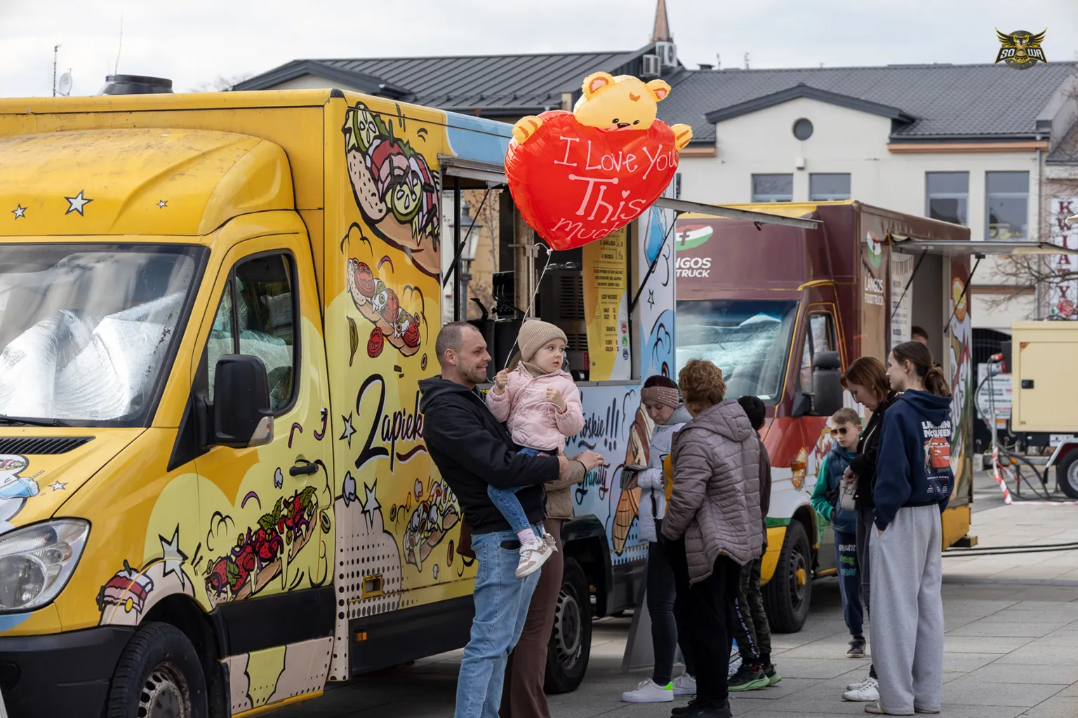 Zdjęcia z poprzedniej edycji zlotu food trucków Sowa Events w Grójcu.