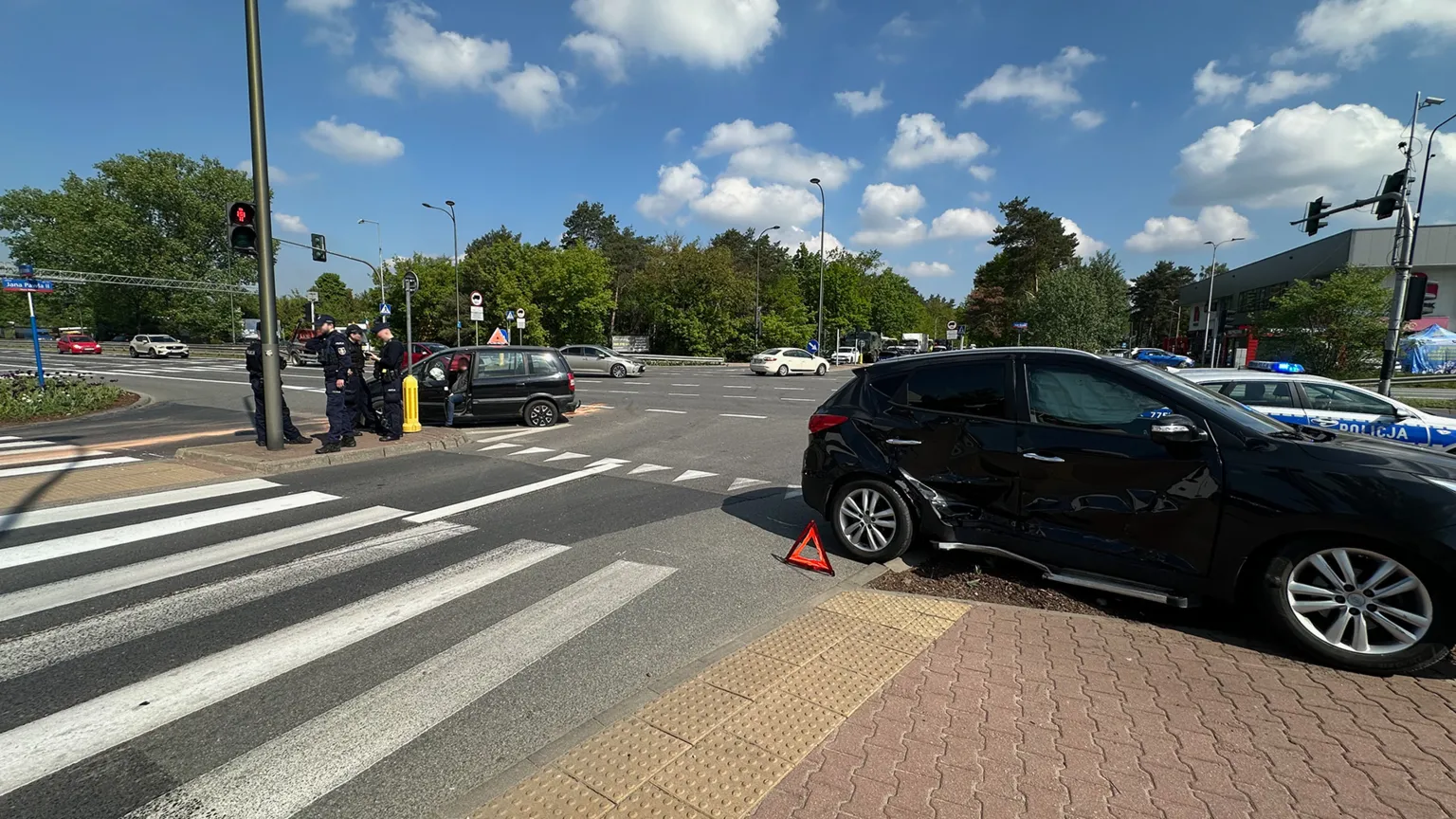 Stłuczka na skrzyżowaniu Traktu Brzeskiego z Jana Pawła II. Bez utrudnień