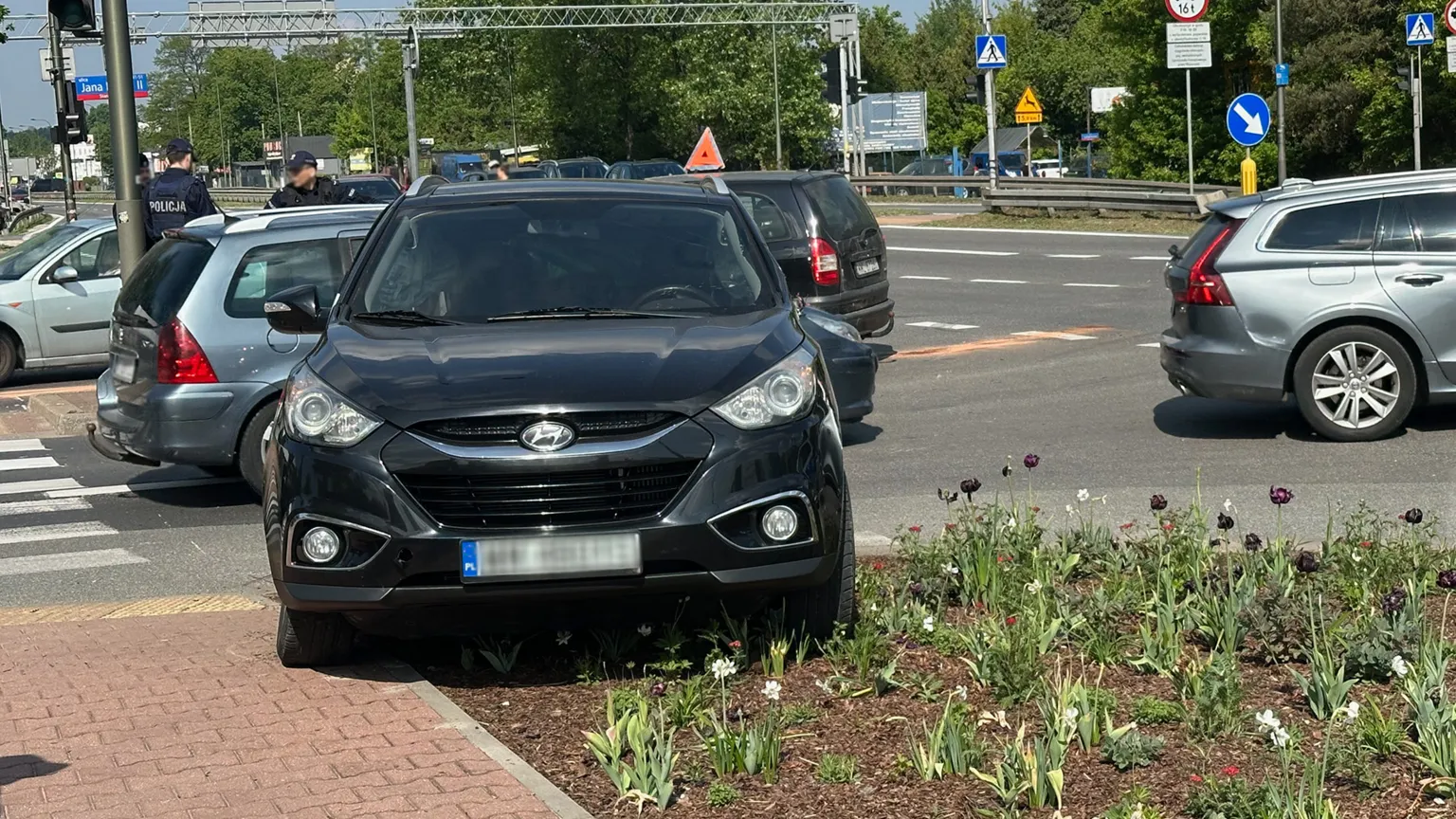 Stłuczka na skrzyżowaniu Traktu Brzeskiego z Jana Pawła II. Bez utrudnień