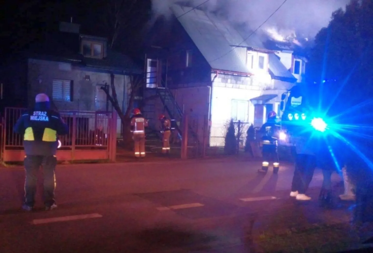 Pożar domu jednorodzinnego na osiedlu Zielona w dzielnicy Wesoła