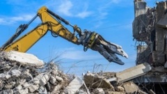 Zdjęcie do artykułu Rozbiórki budynków Warszawa. Szybkie przygotowanie terenu pod nowe inwestycje