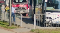 Zderzenie autobusu z ciężarówką na Trakcie Brzeskim. Tworzy się korek