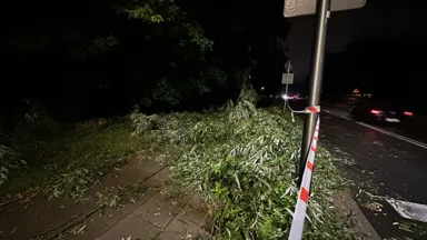 Zdjęcia do artykułu Nagła Burza nad Wesołą: Zalane Ulice i Przerwy w Dostawie Prądu [ZDJĘCIA]