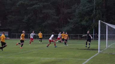 Zdjęcia do artykułu KS Wesoła przegrywa na wyjeździe z UKS Amur Wilga