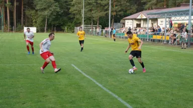 Zdjęcia do artykułu KS Wesoła przegrywa na wyjeździe z UKS Amur Wilga