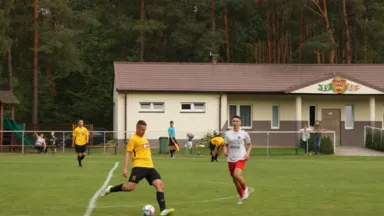 Zdjęcia do artykułu KS Wesoła przegrywa na wyjeździe z UKS Amur Wilga