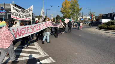 Głośny sprzeciw mieszkańców Starej Miłosny - Fotorelacja i Kluczowe Postulaty