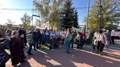 Głośny sprzeciw mieszkańców Starej Miłosny - Fotorelacja i Kluczowe Postulaty