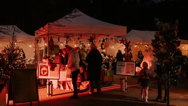 Świąteczny Kiermasz Bożonarodzeniowy w Wesołej – relacja z wydarzenia