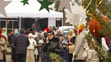 Świąteczny Kiermasz Bożonarodzeniowy w Wesołej – relacja z wydarzenia