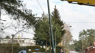 Wypadek w Wesołej na skrzyżowaniu Narutowicza i Mickiewicza – Subaru kontra autobus