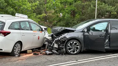 Wypadek czterech aut na skrzyżowaniu Wspólnej i Piastowskiej. Trzy osoby trafiły do szpitala