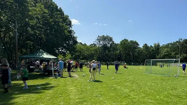 Zdjęcie do artykułu Relacja z wydarzenia: Family Cup 2025 – rodzinny piknik i turniej piłkarski z okazji 35-lecia KS Wesoła