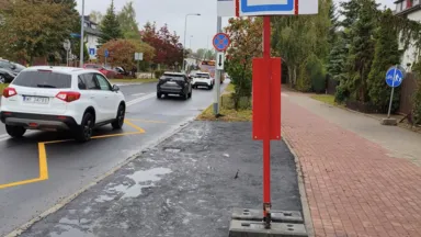 Nowy przystanek 198, obok apteki