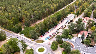 Parking przy Urzędzie dzielnicy Wesoła