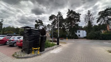 Biletomat na parkingu przy Urzędzie dzielnicy Wesoła