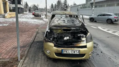 Pożar samochodu w okolicach kebaba na Zielonej. Utrudnienia w ruchu i objazdy