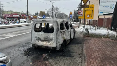 Pożar samochodu w okolicach kebaba na Zielonej. Utrudnienia w ruchu i objazdy