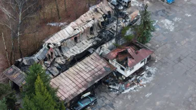 Pożar hali magazynowej w Wesołej. Akcja 23 zastępów straży