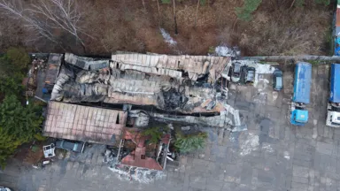 Pożar hali magazynowej w Wesołej. Akcja 23 zastępów straży