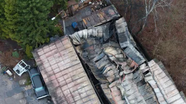 Pożar hali magazynowej w Wesołej. Akcja 23 zastępów straży