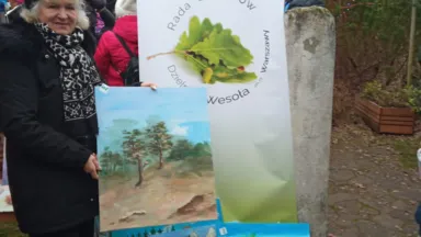 „Seniorzy seniorom”. Rada Seniorów z Wesołej przygotowała świąteczne paczki dla potrzebujących