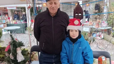 „Seniorzy seniorom”. Rada Seniorów z Wesołej przygotowała świąteczne paczki dla potrzebujących